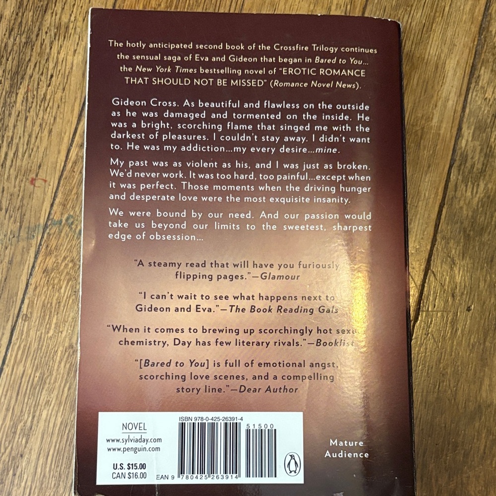 Sylvia Day Reflected in You - Paperback - Picture 2 of 5